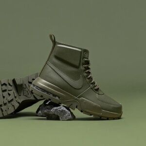 nike air max goaterra 2.0 cargo khaki womens 7.5 sneakers used